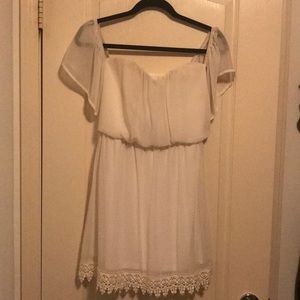 Socialite off-shoulder white dress